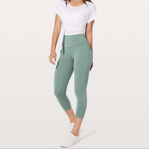 Lululemon 21” Juniper Aligns size 4